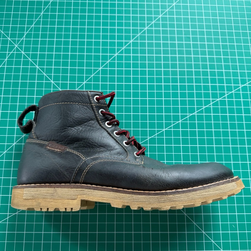 Keen Men's Black Leather Boots with Tan Sole and Red Laces